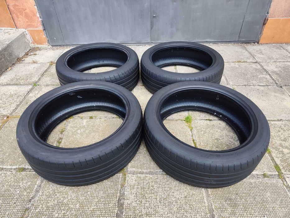 Летни гуми 19 ' цола DUNLOP 225  / 45/ R19 4 броя