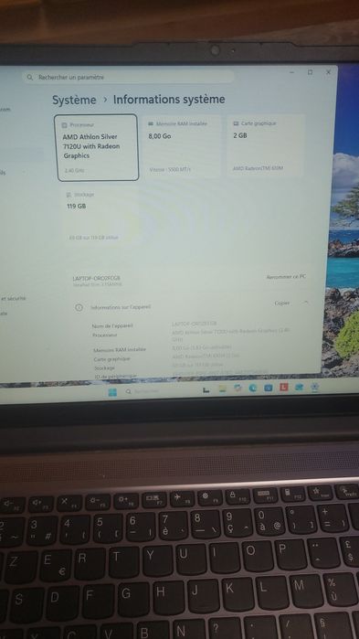 Vând  Laptop lenovo