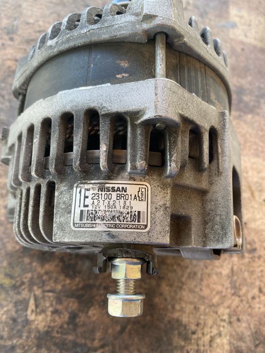 Алтернатор / Генератор за нисан кашкай 1.6 бензин