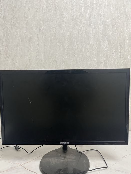 Монитор клавиатура коврик