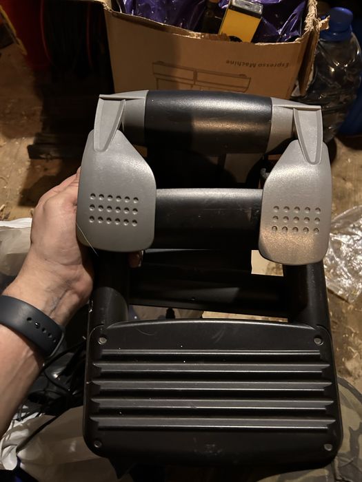 Игровой руль с педалями