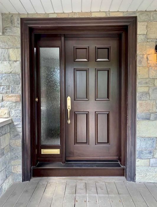 Uși, Ferestre  lemn stratificat,  PVC și plase de insecte – la comandă