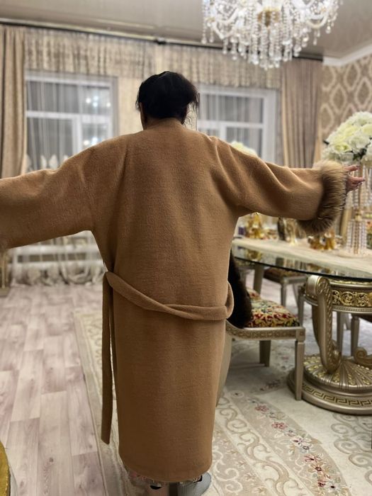 Продаю польто альпака