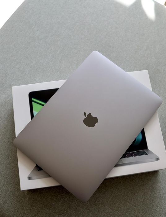 MacBook Pro M1 16 GB, 256 GB