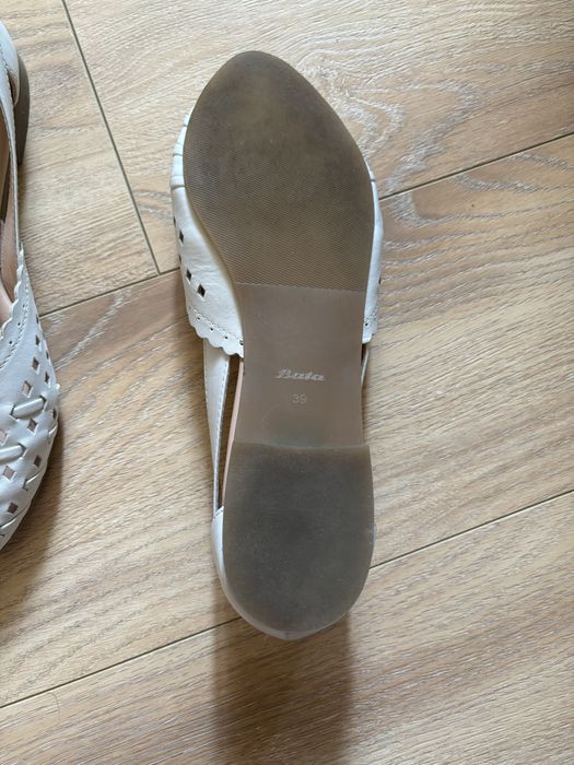 Balerini albi perforati Bata