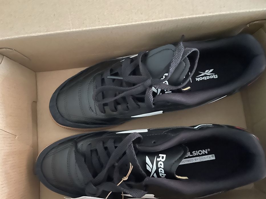 Продам reebok оригинал кросовки