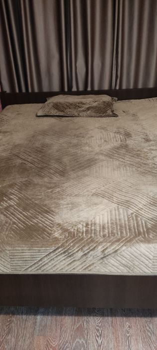 Продам 2х.сп.кровать с матрасом.