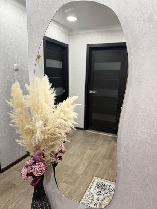 Продаю интерьерное зеркало с подсветкой