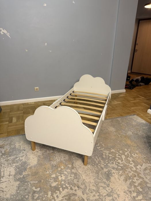 Продам детскую кровать с матрасом