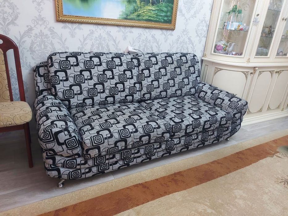 Продам диван с креслами