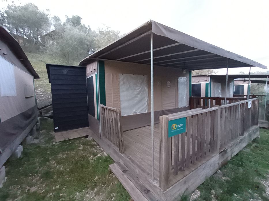 Бунгало от метална конструкция, венил и декинг