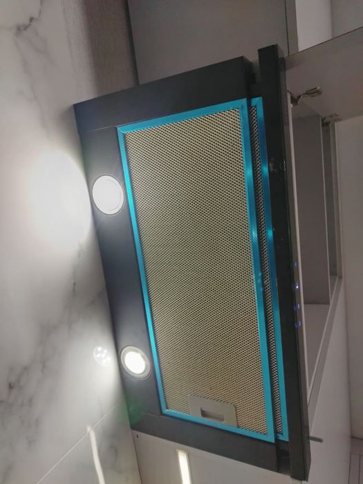 Продам вытяжку дешево