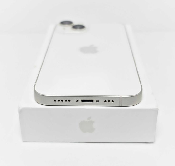 iPhone 14 128GB Starlight