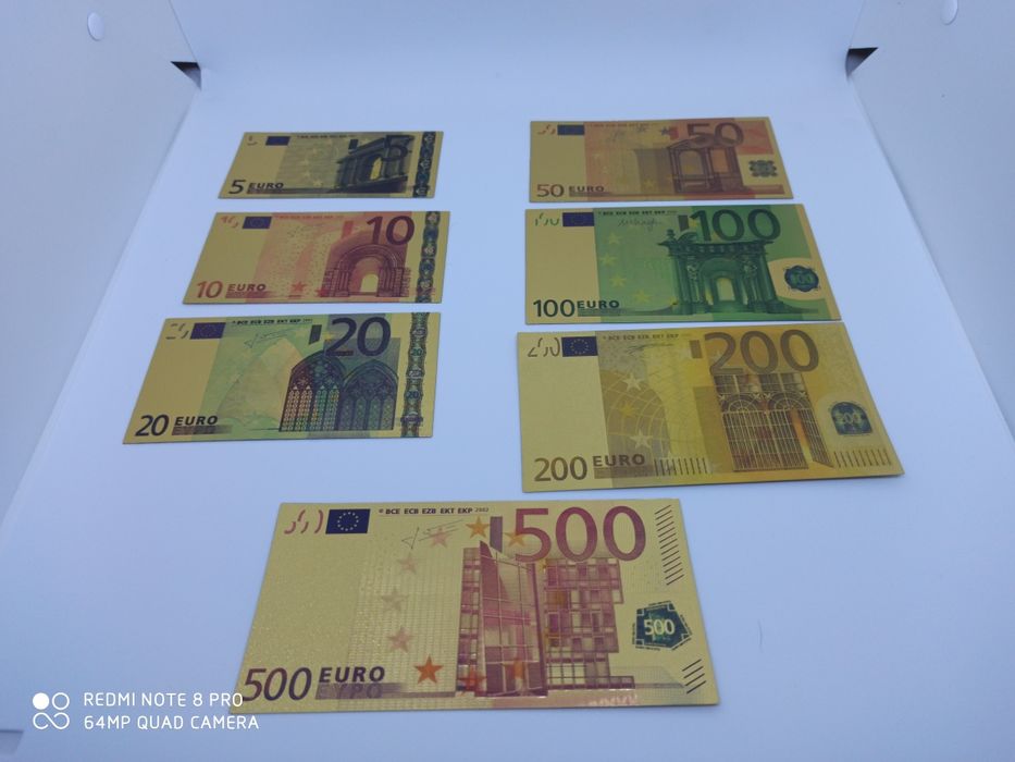 Златни банкноти евро,долари