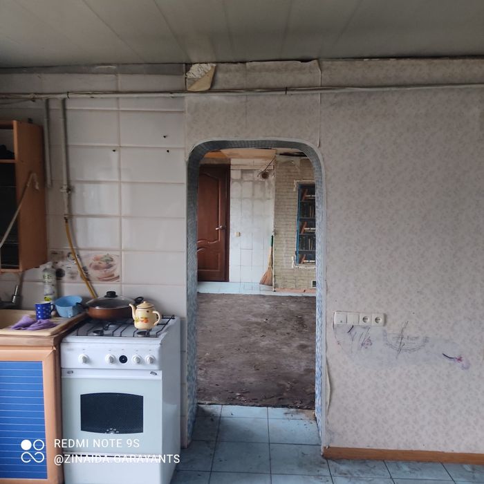 Продам два дома в одном дворе