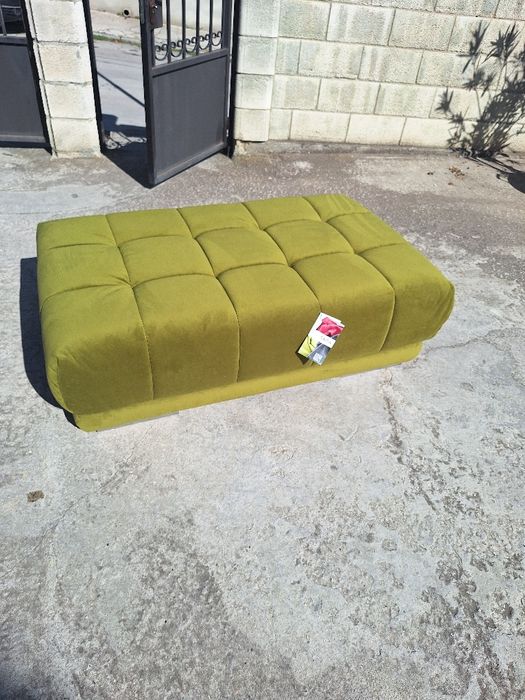 Чисто нова табуретка