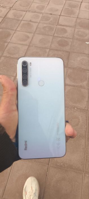 Redmi bot 8    xotira  6/128