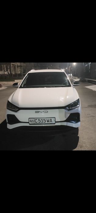 Byd e2 oq avtomobil