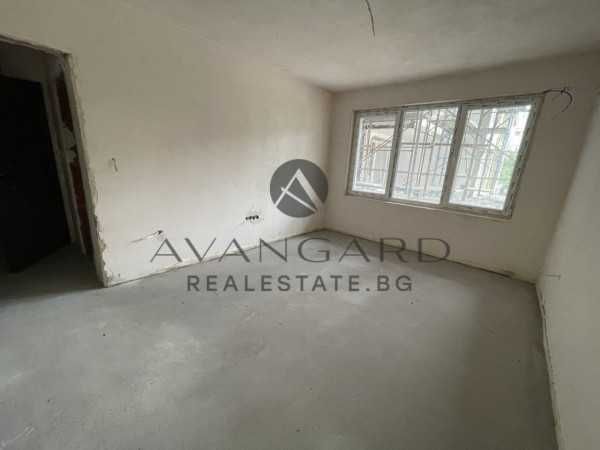 оф.10299 2-стаен Кършияка/Гагарин