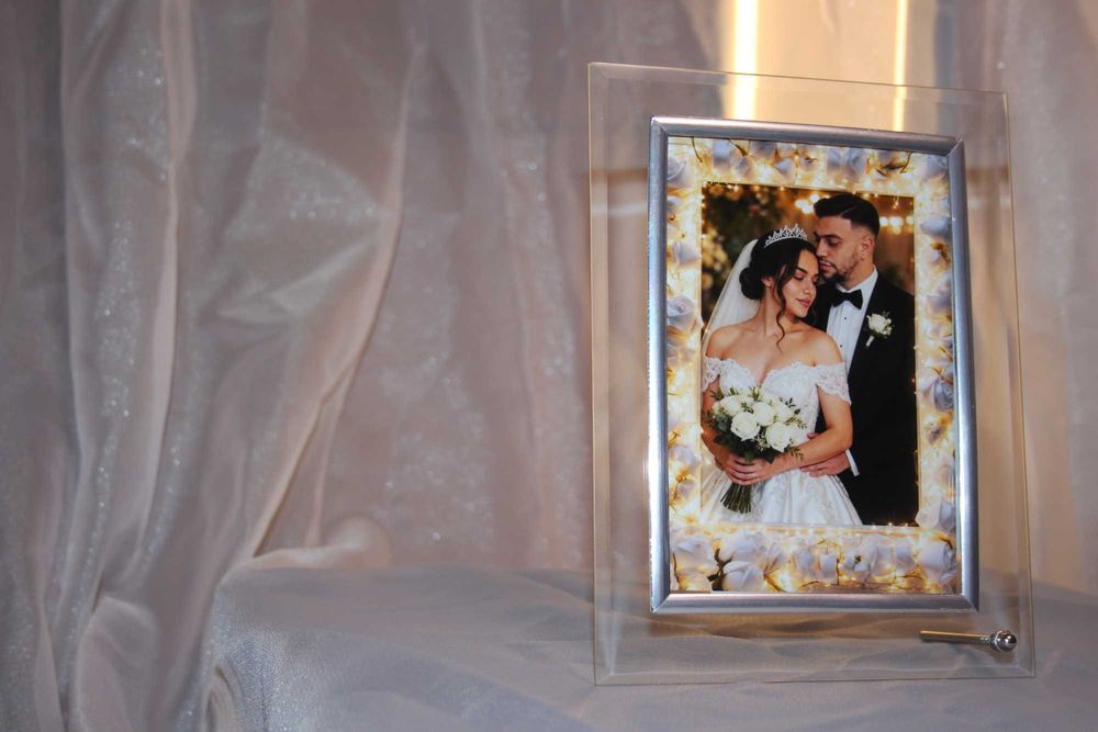 Ramă Foto Sticlă LUX 15x20 - Edităm Poza Ta cu Trandafiri și Luminițe - 125 Lei Total