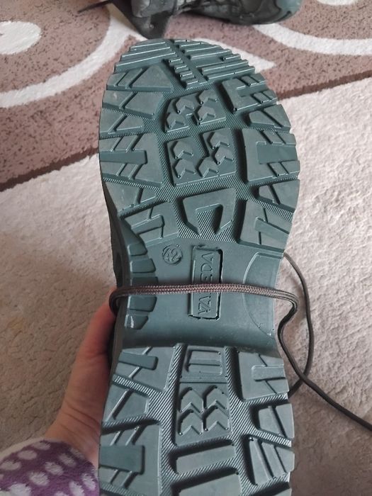 Продам ботинки для похода в лес, в горы