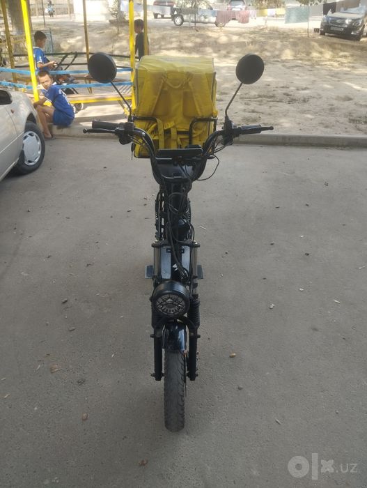 Drongo skuter sotiladi 2 ta akb 2 ta zaryadchik 3.3 yurgan
