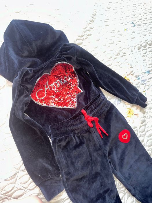 Armani Junior новый детский костюм 4-5 лет