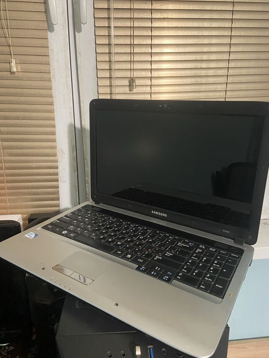 Samsung RV508 (Рабочий, без зарядного устройства)