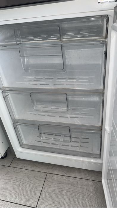 Продам холодильник LG