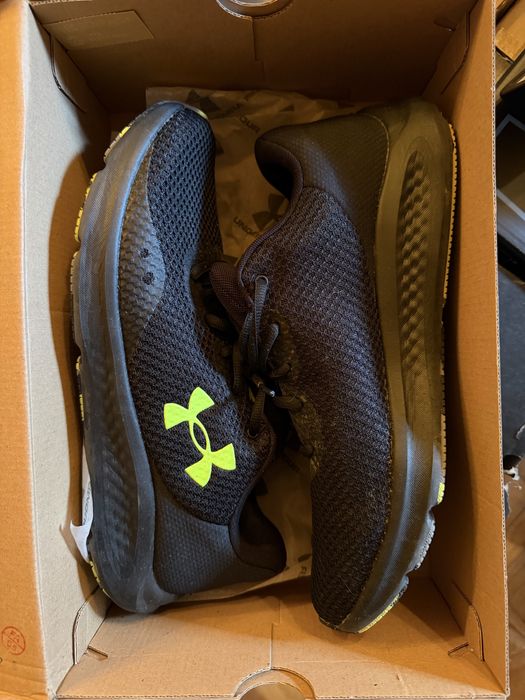 Маратонки UnderArmour