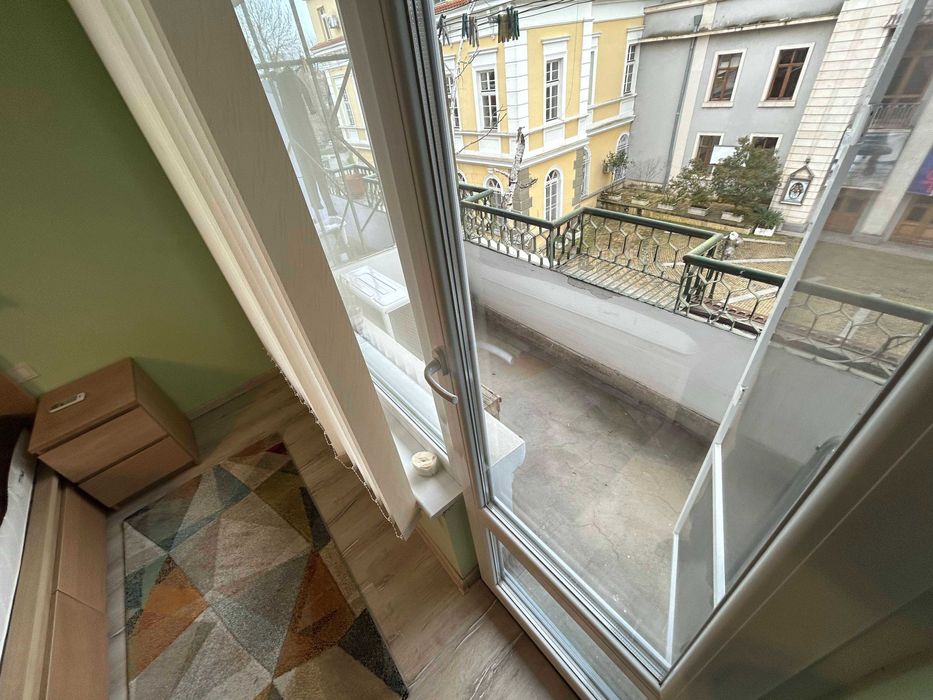 Дава се под наем Тристаен апартамент в Бургас, Възраждане - 85 кв.м за 747.66 € - Снимка #8