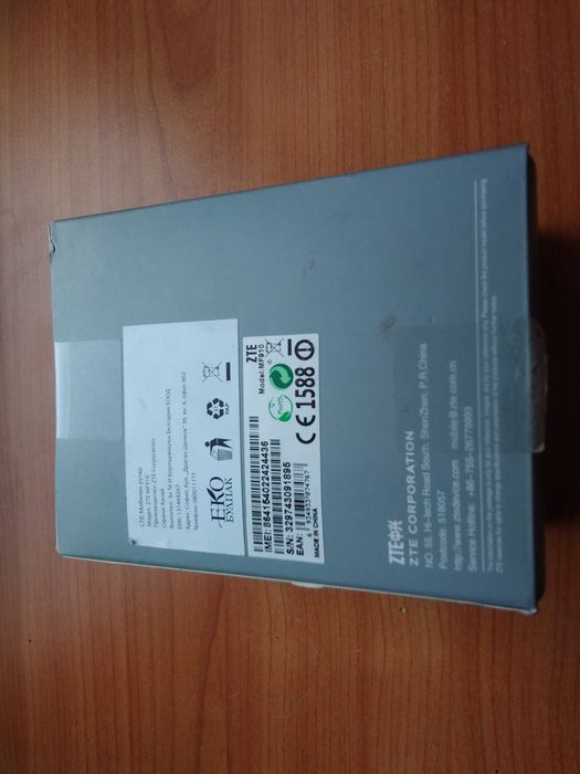 оригинална фабрично отключена 4G бисквитка рутер ZTE  перфектна