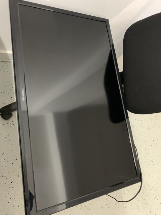 Televizor Manta 80 si Samsung Smart TV  127cm