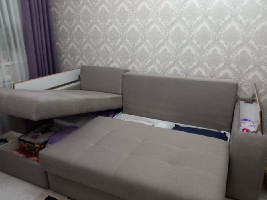 Продам Диван сеого цвета