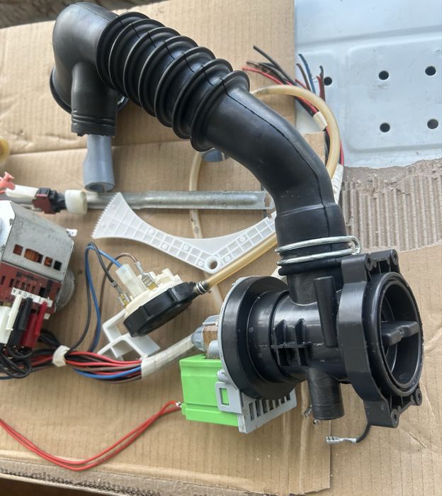 Запчасти для стиральной машины Indesit Ariston