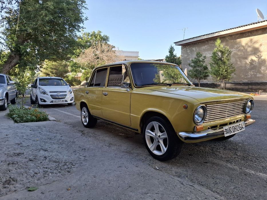 Jiguli sotiladi srochni 011 Holati Edial