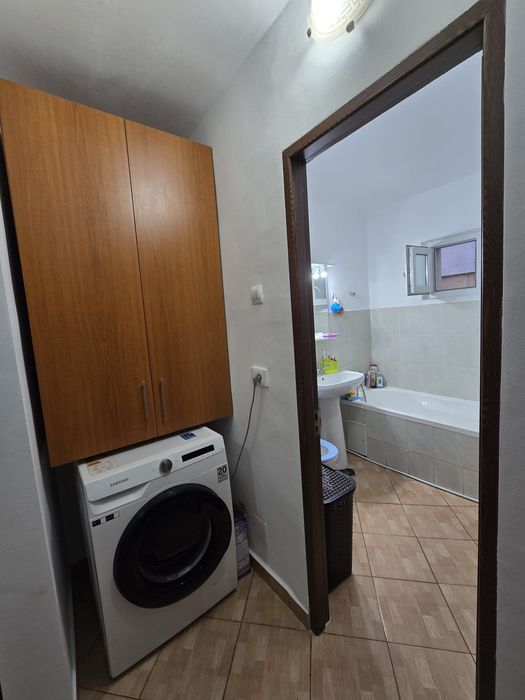 Inchiriez Apartament doua camere zona Primăverii