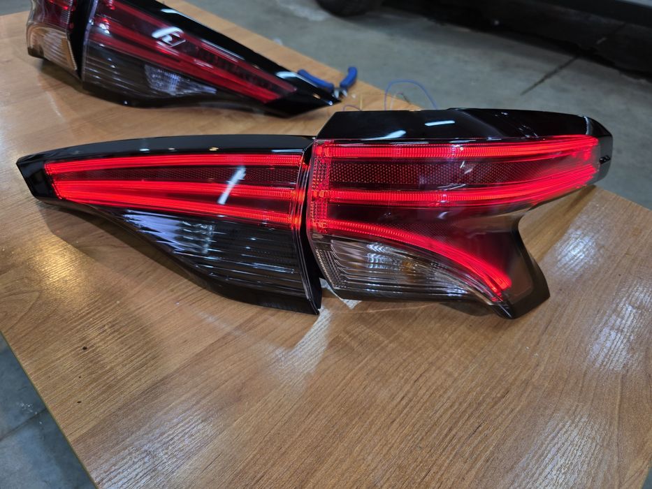 Задние фонари toyota siena 2020+