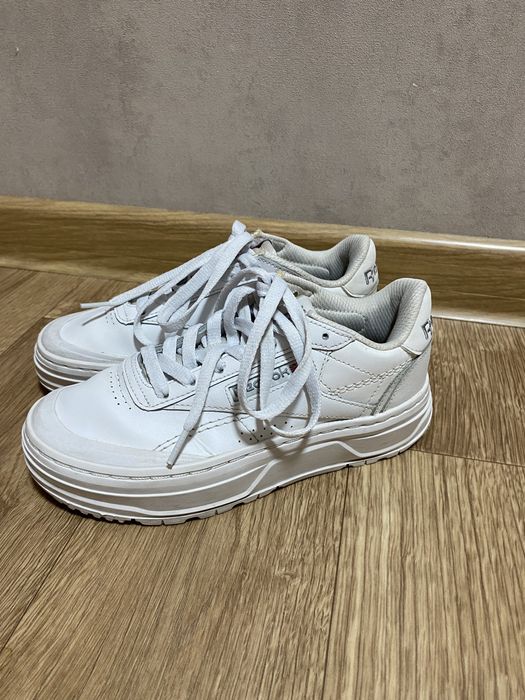 Кроссовки Reebok 35 р.