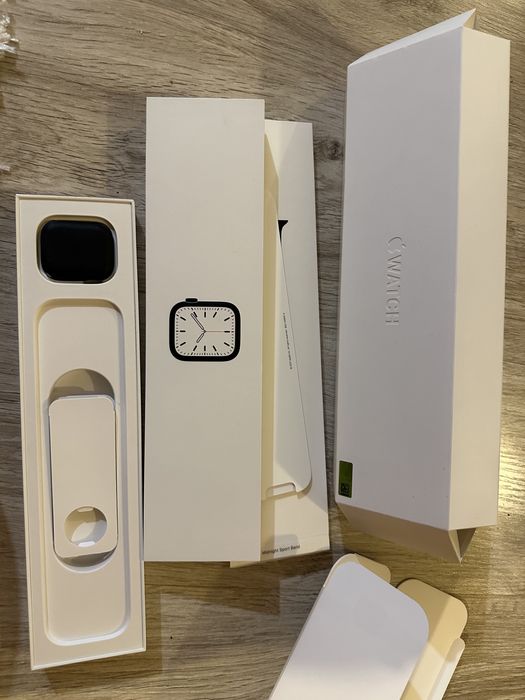 Apple watch series 7 midnight aluminum case