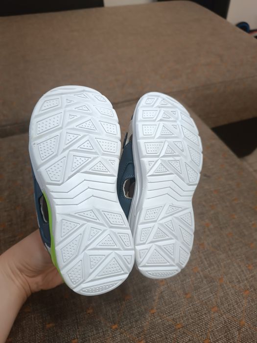 Новые сандалии, 26 размер