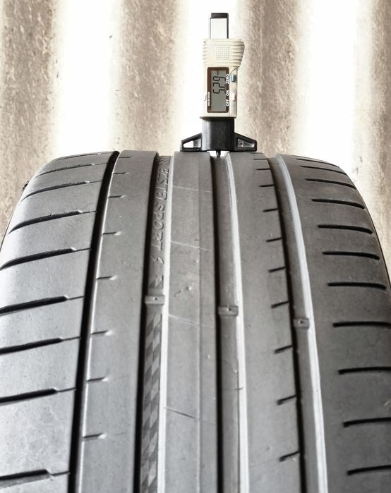 245/35/ZR21: 
BMW.7-G11,G12
BMW.6-G32 Gran`Turismo
Mercedes.E-Br214
Maserati Qattroporte
Maserati Qattroporte
