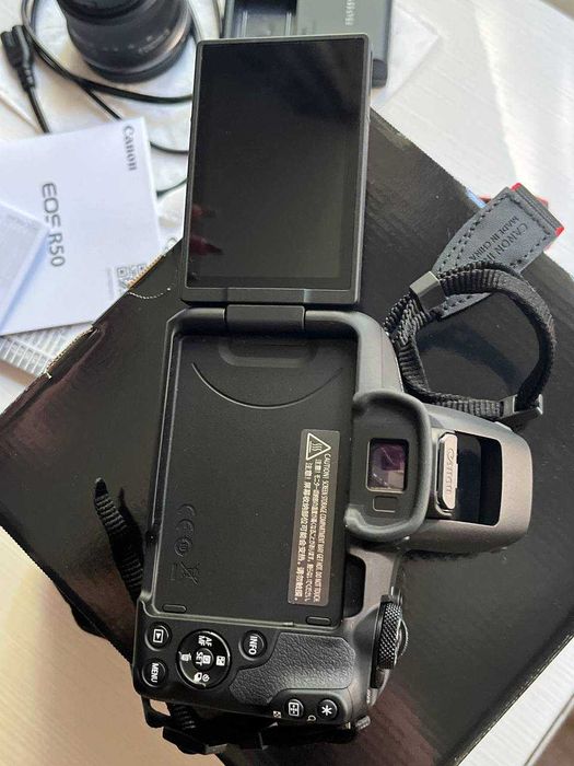 Canon EOS R50 NOU +  Kit obiectiv RF S 18-45mm IS STM -sub 2000 cadre–  în Garanție F64 noiembrie 2027