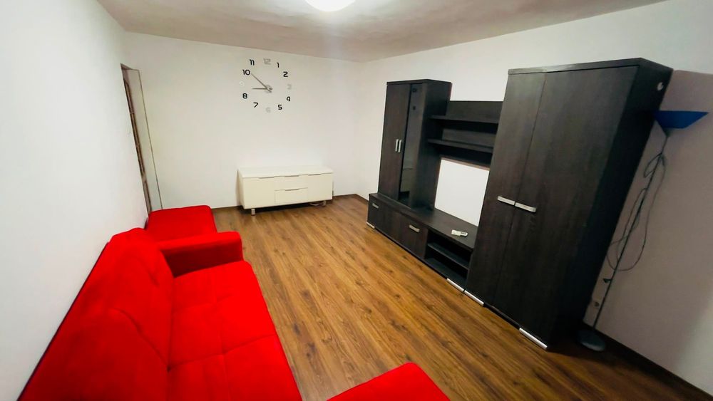 PF închiriez apartament cu 3 camere zona Soarelui