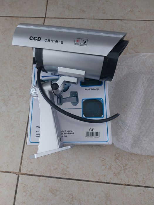 Camera de supraveghere falsa de exterior