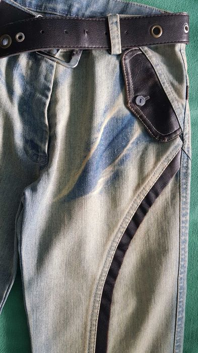 НОВИ 3/4  дънки за момиче 140 см с кожа апликация