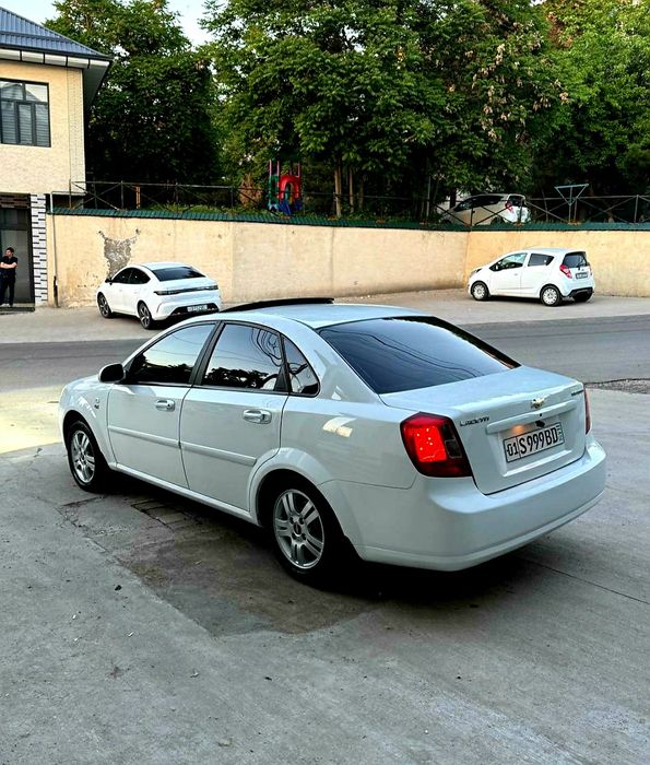 Ласетти 1,6 автомат 2013. Бензин.