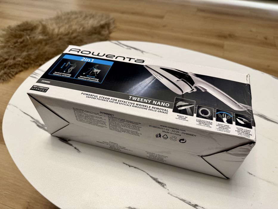 Fier de calcat vertical Rowenta Tweeny Nano DV9000D1