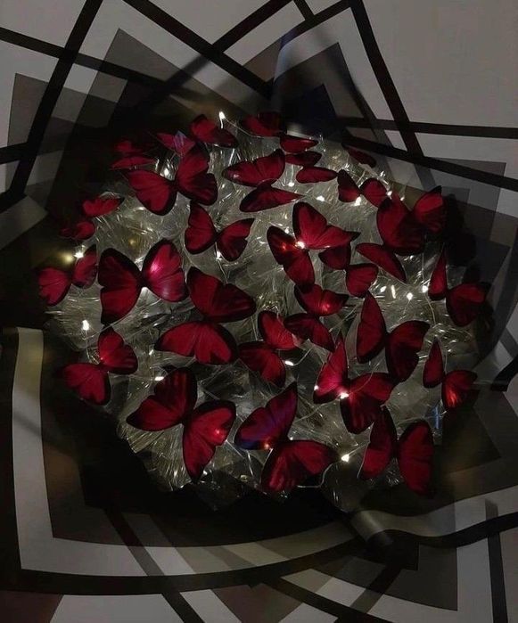 Бабочка в букете