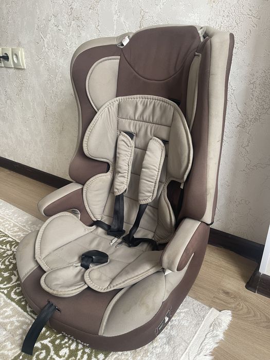 Автокресло 9-12 месяцев